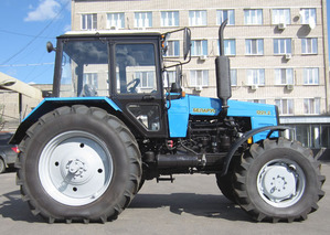 Трактор МТЗ 1221.2