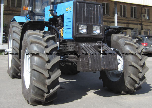 Трактор МТЗ 1221.2