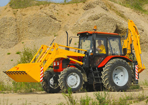 Экскаватор-погрузчик ДЭМ-114