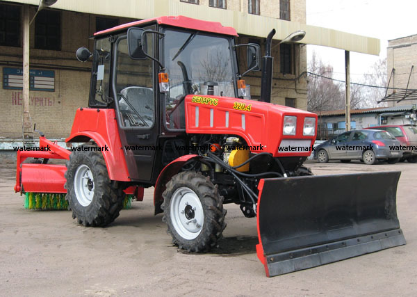 Коммунальный трактор КМ-320БГ
