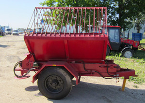 Прицеп-разбрасыватель Л-415