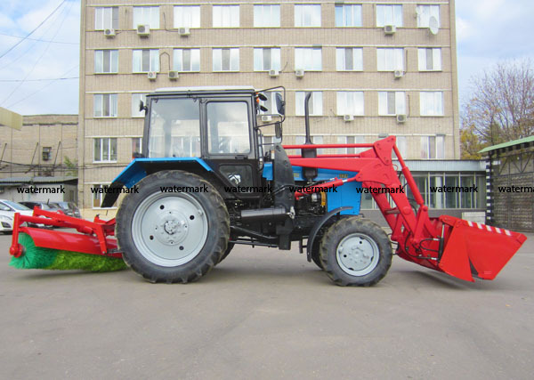 Коммунальный трактор ПФС-0.75БКУ