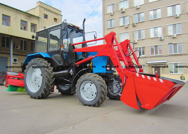 Коммунальный трактор ПФС-0.75БКУ